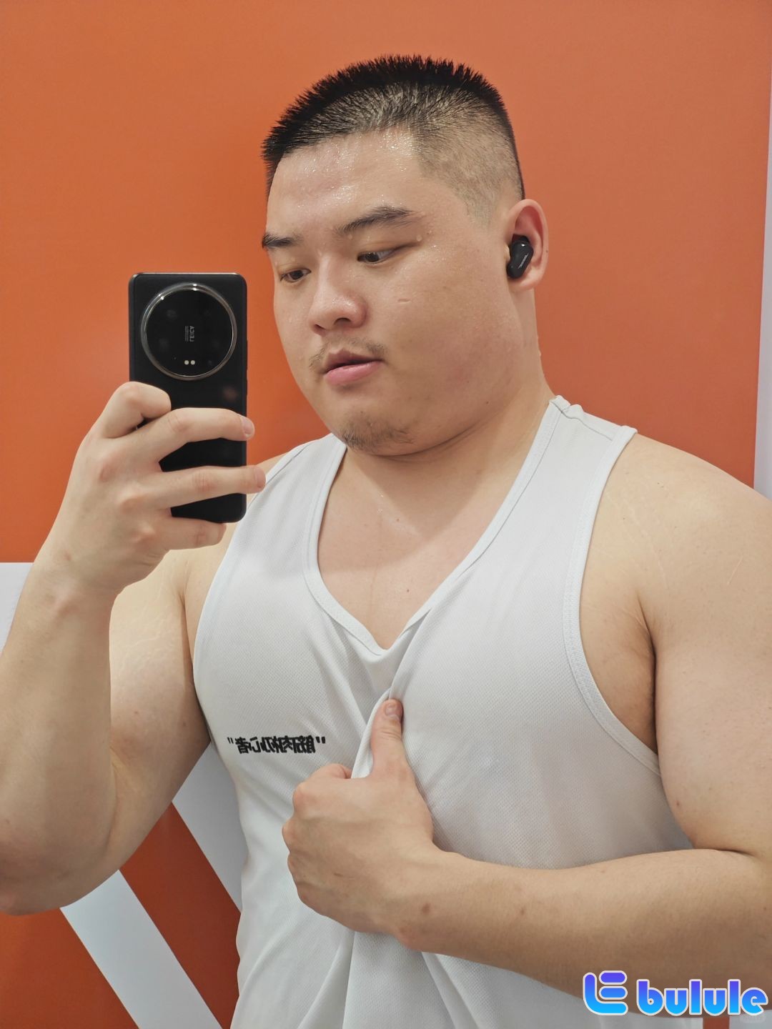 OOTD健身后这样拍照更有充血感？001.jpg
