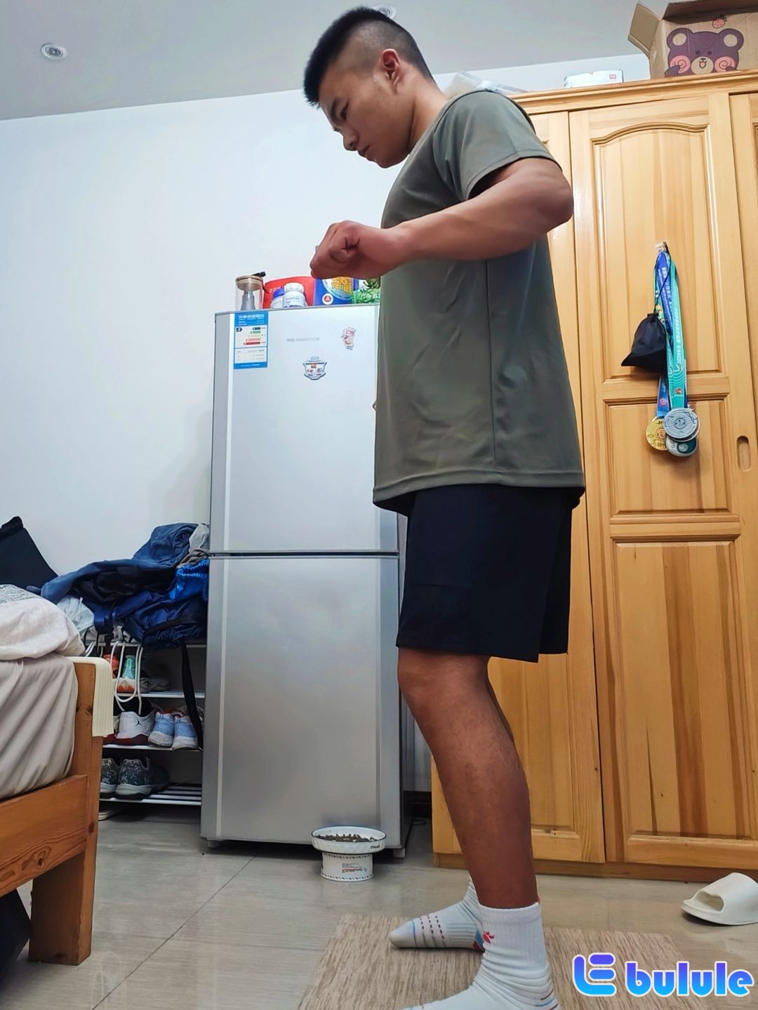 光靠手就能解决这套徒手健身狠狠码住！002.jpg