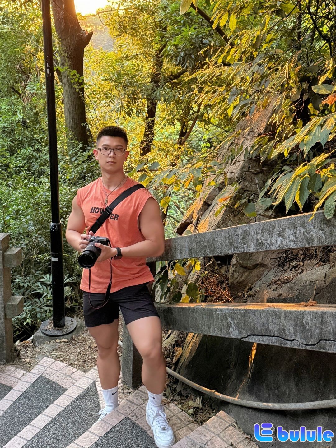 趁着太阳下山，快跟我上山001.jpg