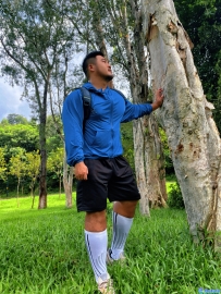 趁着最近天气好好 多点去户外走走 在树林里呼吸新鲜空气...